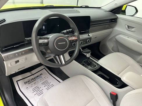 Used 2025 Hyundai Kona SE AWD/4WD image 16
