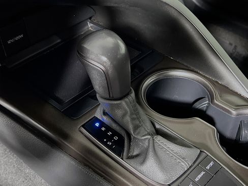 Used 2024 Toyota Camry SE image 24