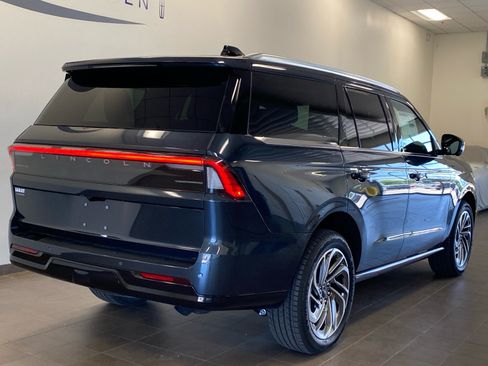 New 2026 Lincoln Navigator Reserve AWD/4WD image 10