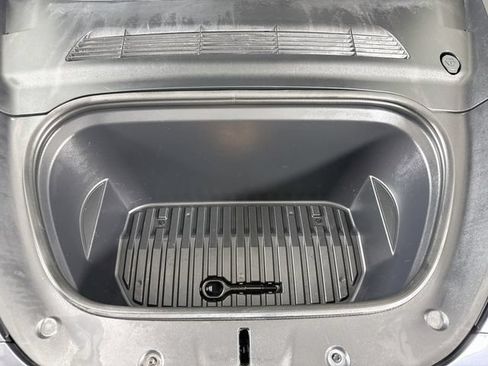 Used 2023 Tesla Model Y Performance AWD/4WD image 29