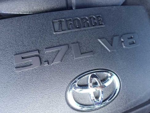 Used 2021 Toyota Tundra Limited w/ Limited Premium Package AWD/4WD image 8
