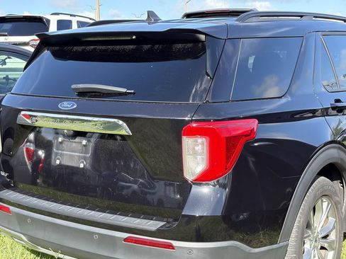 Used 2023 Ford Explorer XLT w/ Equipment Group 202A RWD image 10