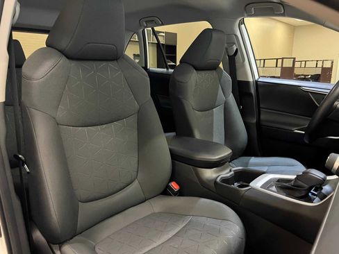 Certified 2022 Toyota RAV4 XLE image 14