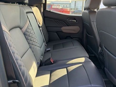 Used 2024 GMC Canyon Denali image 23