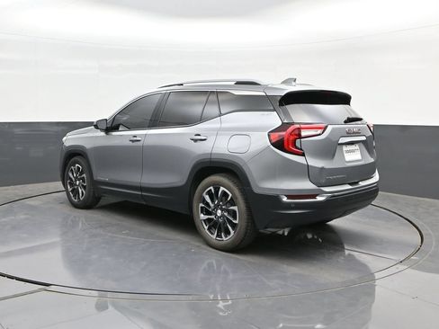 Used 2023 GMC Terrain SLT w/ Infotainment Package II FWD image 5