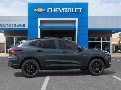 New 2026 Chevrolet Trax LT w/ Driver Confidence Package FWD image 29
