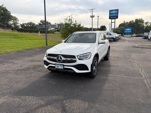 Used 2021 Mercedes-Benz GLC 300 4MATIC image 9
