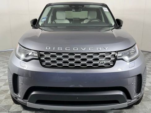 New 2025 Land Rover Discovery S image 9