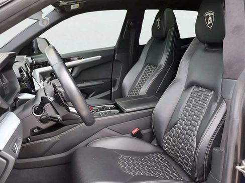 Used 2021 Lamborghini Urus AWD/4WD image 13