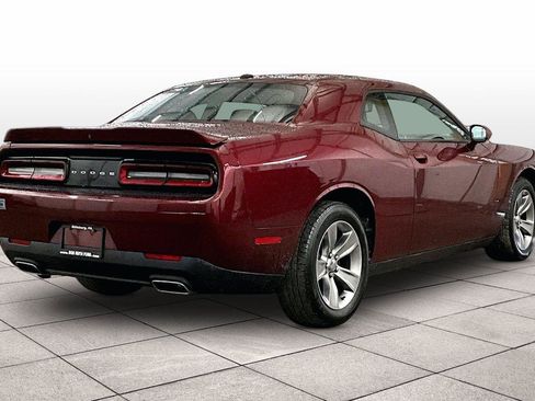 Used 2019 Dodge Challenger SXT w/ Driver Convenience Group image 11