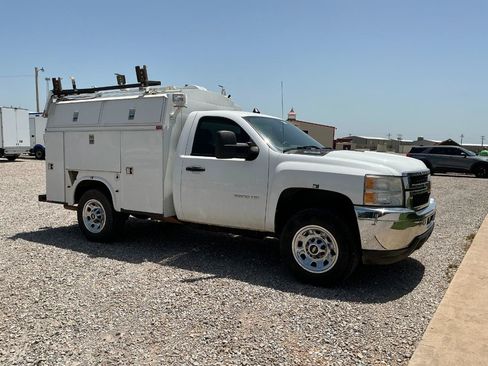 Used 2014 Chevrolet Silverado 3500 W/T RWD image 3