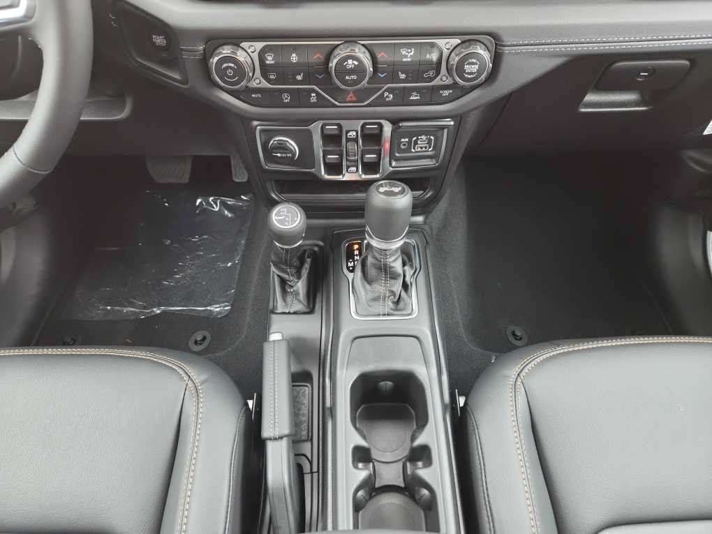 New 2027 Jeep Wrangler Unlimited Sahara AWD/4WD image 26