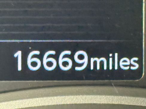 Used 2023 Nissan Kicks SV image 18