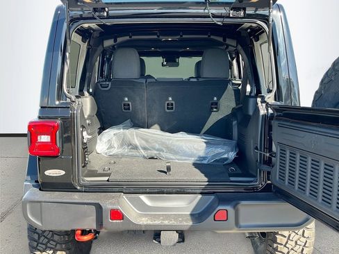 New 2025 Jeep Wrangler Unlimited Rubicon w/ Convenience Group AWD/4WD image 25