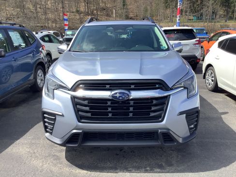 Used 2023 Subaru Ascent Limited w/ Technology Package AWD/4WD image 5