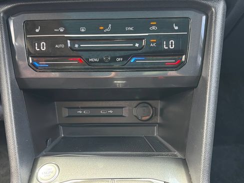 Certified 2023 Volkswagen Tiguan SE FWD image 17