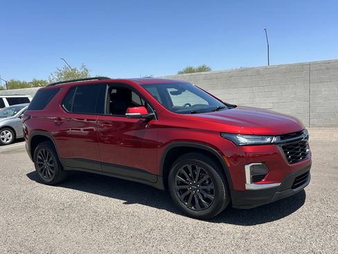 Used 2023 Chevrolet Traverse RS FWD image 6