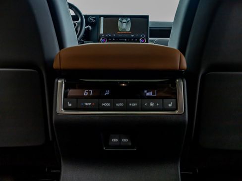 Used 2025 Lexus GX 550 w/ Accessory Package (2T) AWD/4WD image 33