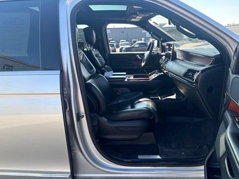 Used 2018 Lincoln Navigator L Select w/ Technology Package AWD/4WD image 21