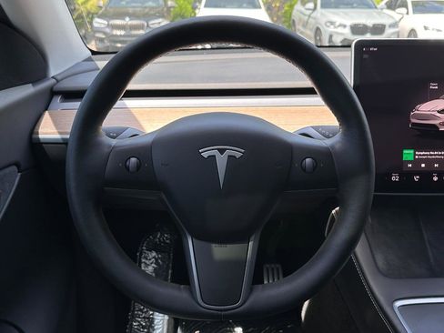 Used 2022 Tesla Model Y Performance AWD/4WD image 19