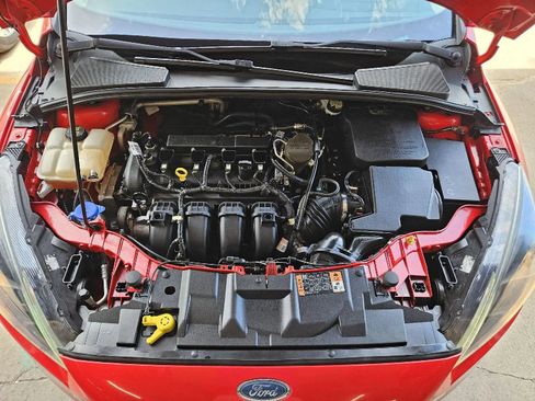 Used 2015 Ford Focus SE w/ Equipment Group 201A FWD image 9