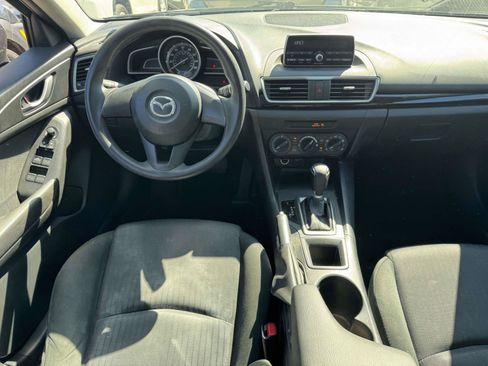 Used 2015 MAZDA MAZDA3 i SV FWD image 9