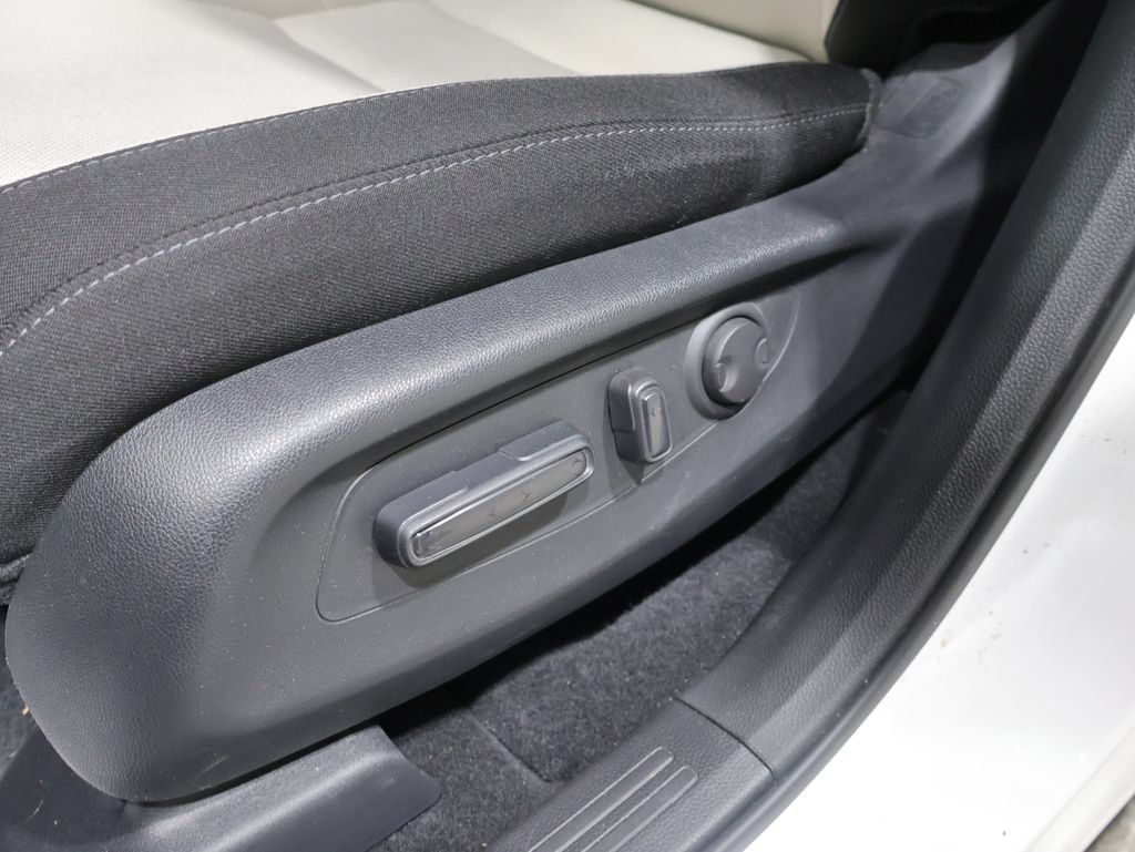 Used 2024 Honda CR-V EX image 12
