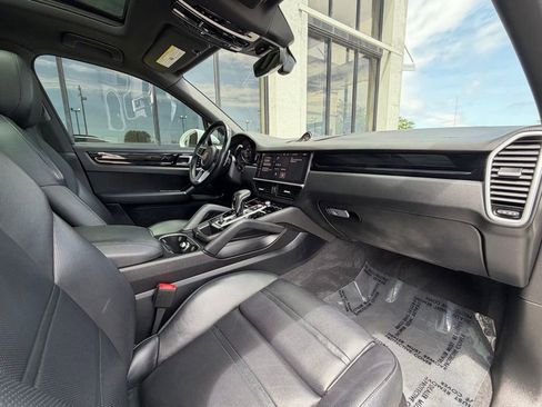 Used 2021 Porsche Cayenne S AWD/4WD image 32