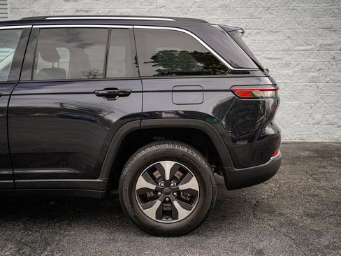 Used 2023 Jeep Grand Cherokee 4WD 4xe image 12