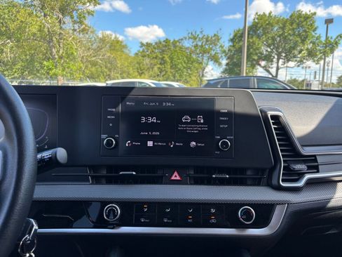 Used 2025 Kia Sportage LX FWD image 20