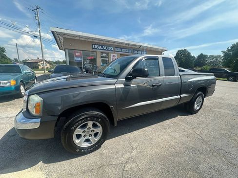 Used 2005 Dodge Dakota SLT w/ Trailer Tow Group RWD image 3