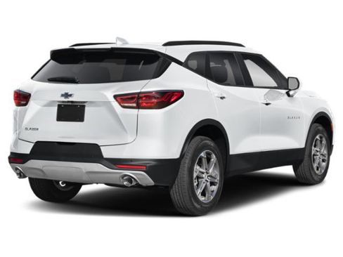 New 2026 Chevrolet Blazer LT image 2