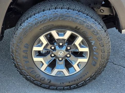 Used 2023 Toyota Tacoma TRD Off-Road AWD/4WD image 9