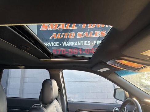 Used 2014 Jeep Grand Cherokee Limited image 29