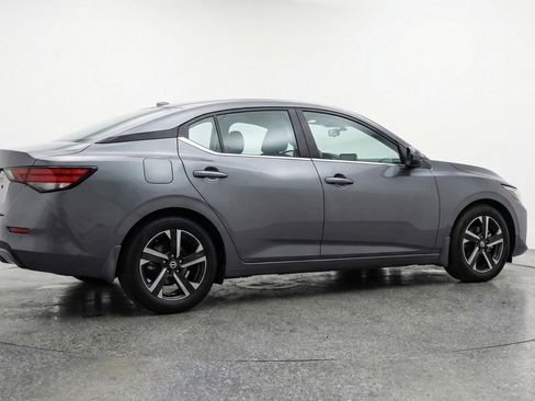Used 2025 Nissan Sentra SV FWD image 9