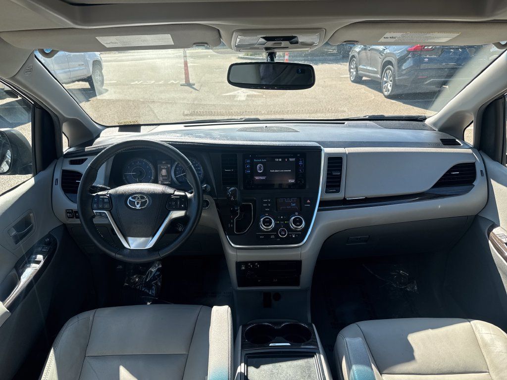Used 2017 Toyota Sienna XLE Premium w/ Outdoor Package AWD/4WD image 13