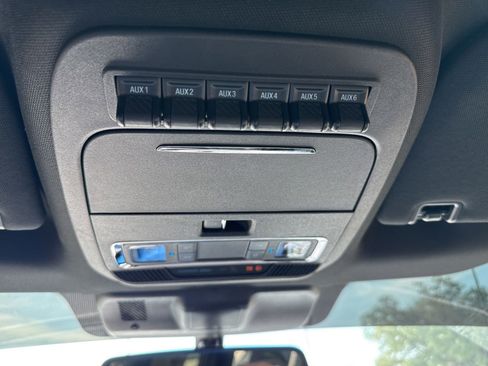 Used 2025 Ford F450 Platinum w/ FX4 Off-Road Package AWD/4WD image 18
