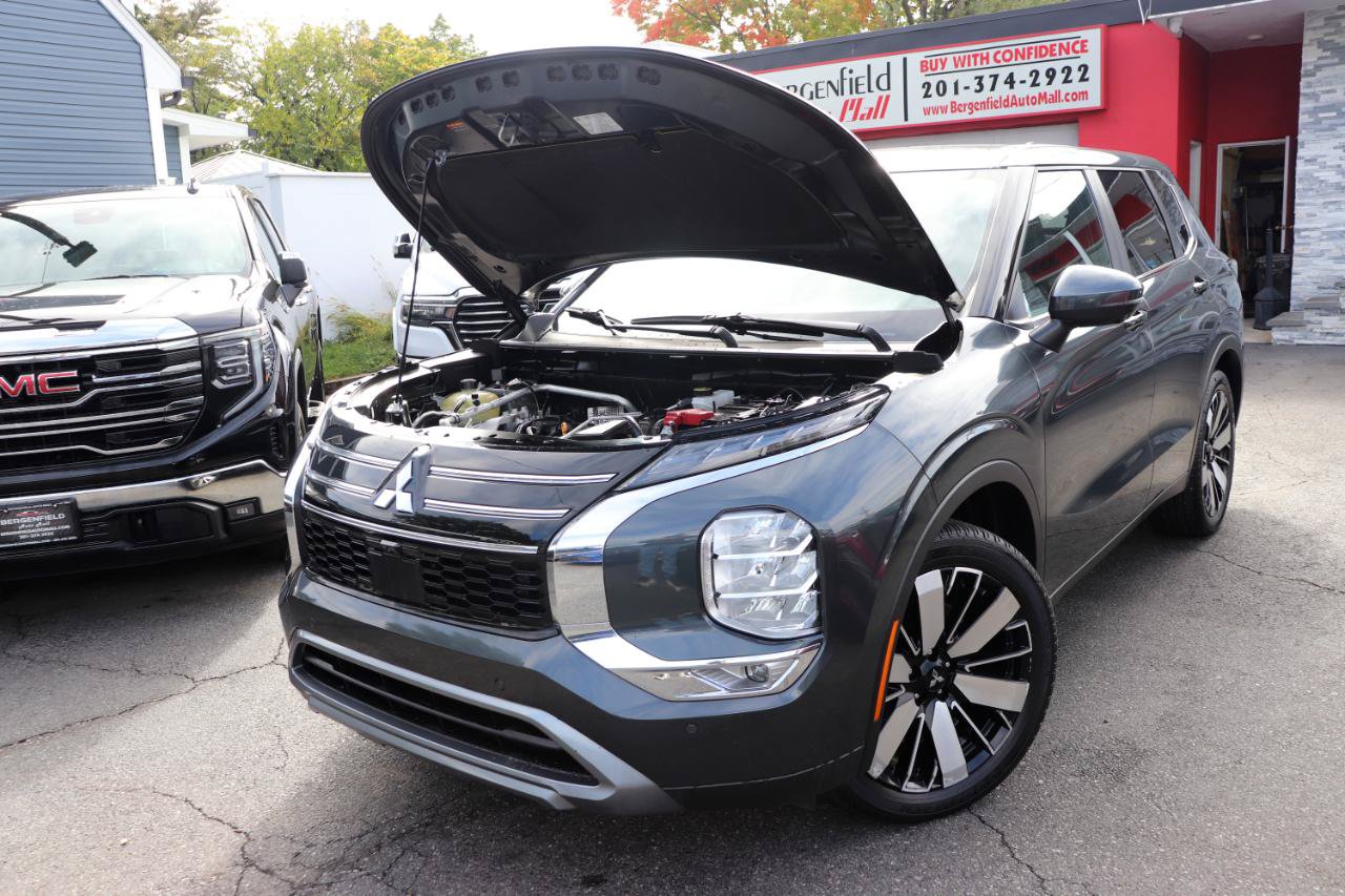Used 2025 Mitsubishi Outlander SE FWD image 57