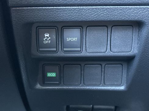 Used 2016 Nissan Rogue SV FWD image 27