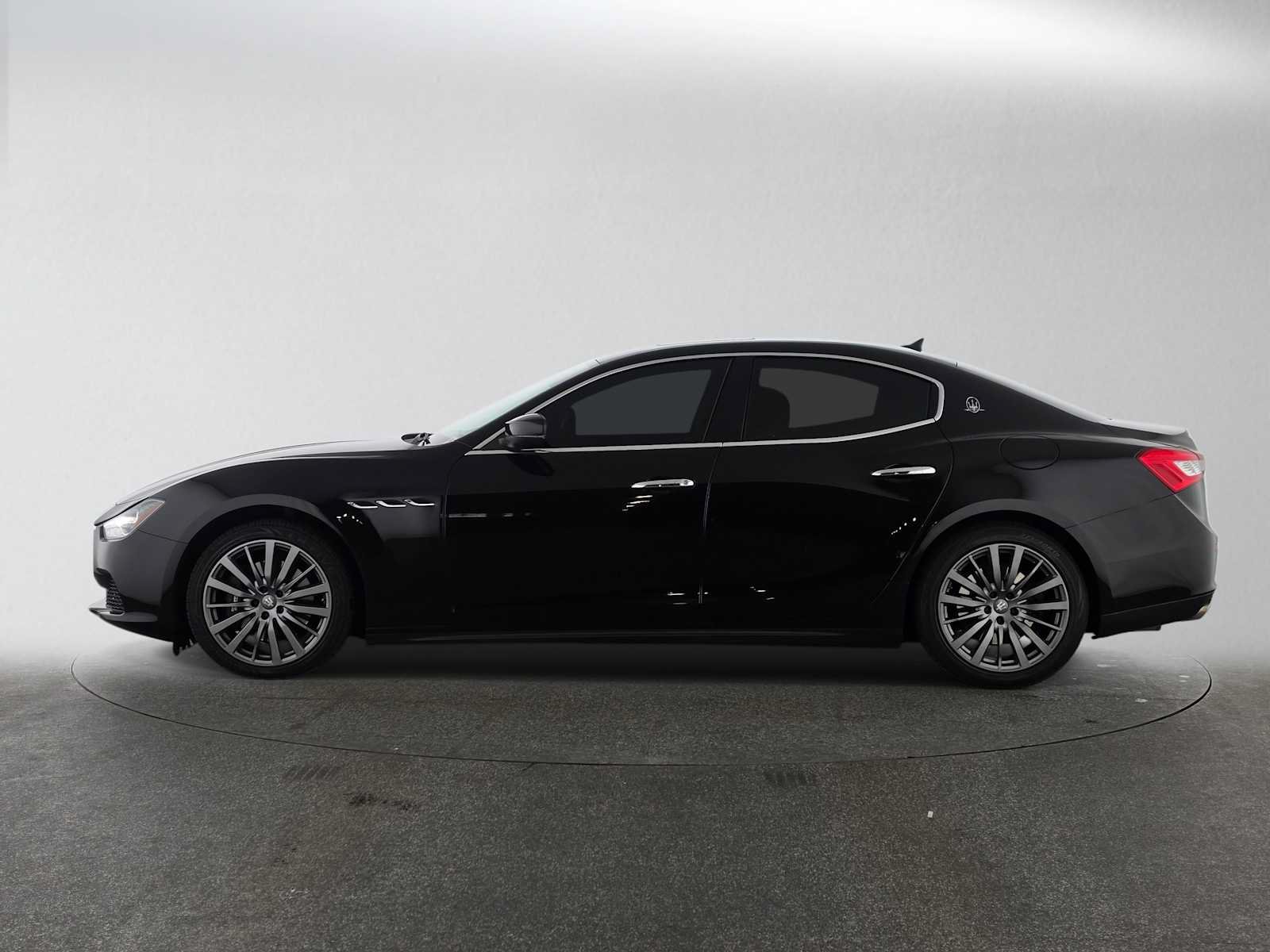 Used 2017 Maserati Ghibli RWD image 2