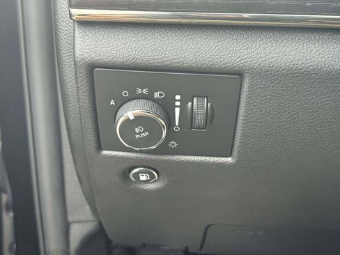 Used 2018 Jeep Grand Cherokee High Altitude AWD/4WD image 19