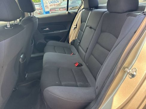 Used 2016 Chevrolet Cruze LT FWD image 9