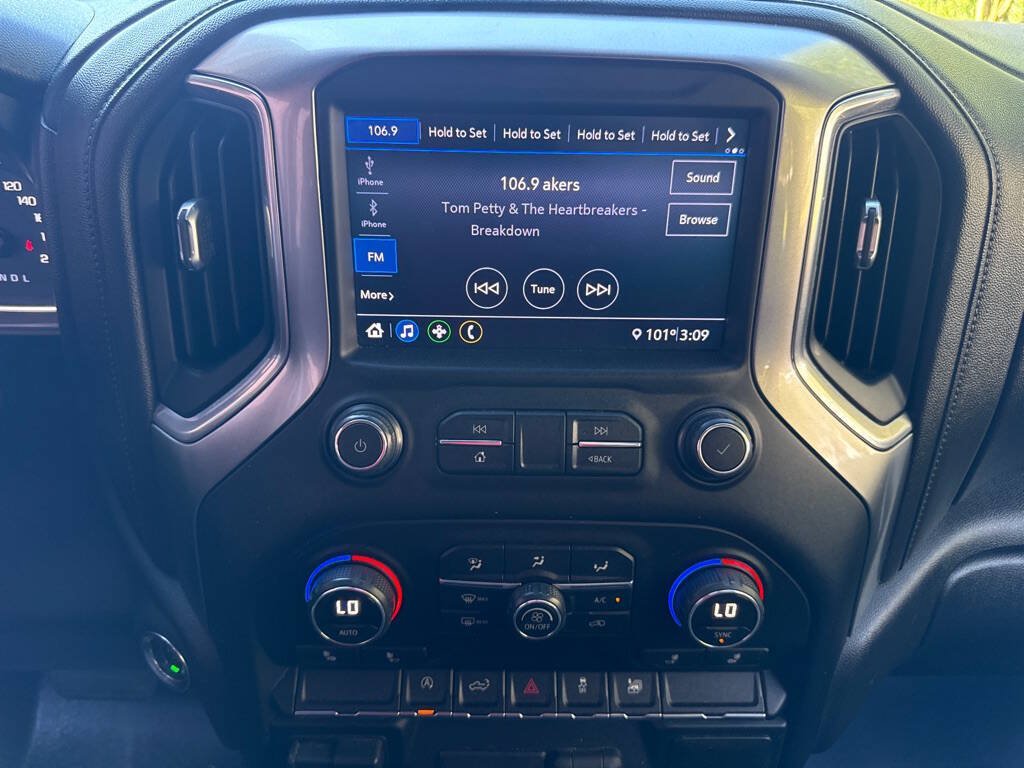 Used 2019 Chevrolet Silverado 1500 RST w/ True North Edition AWD/4WD image 18