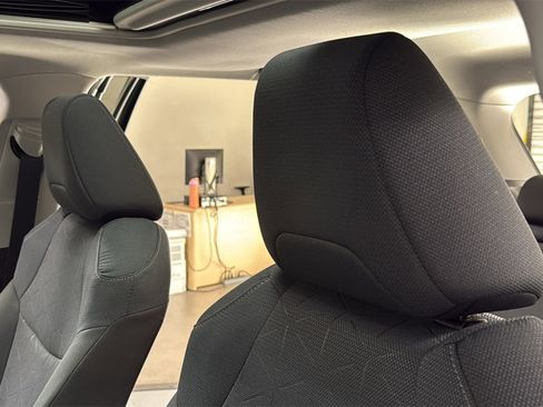 Used 2025 Toyota RAV4 XLE image 13