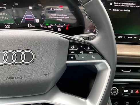 Used 2025 Audi Q5 Premium Plus w/ Premium Plus AWD/4WD image 16