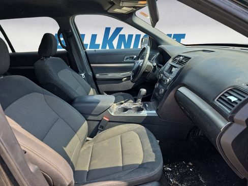 Used 2018 Ford Explorer XLT FWD image 15