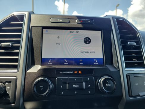 Used 2020 Ford F150 XLT w/ Equipment Group 302A Luxury AWD/4WD image 25