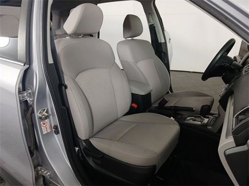 Used 2017 Subaru Forester 2.5i image 18