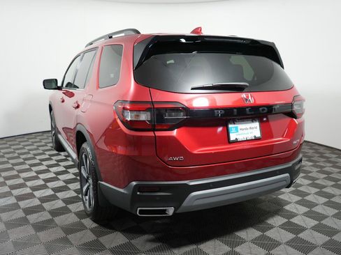Used 2025 Honda Pilot Elite image 7