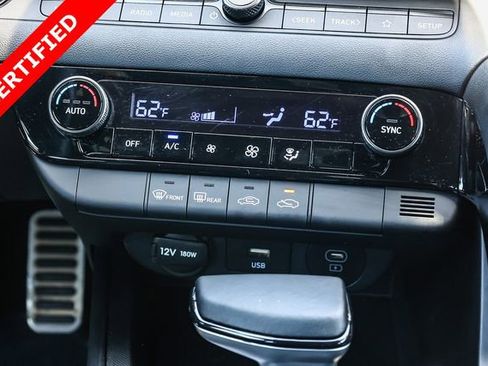 Certified 2025 Hyundai Elantra SEL FWD image 15